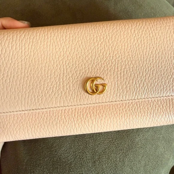 Gucci Pink Leather Clutch with Gold Chain - Picture 2 of 6